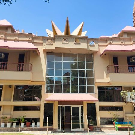 Ananda Krishna Van Vrindavan Bagian luar foto