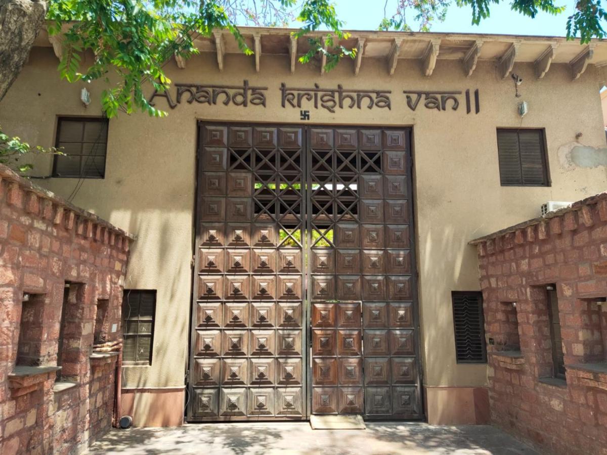 Ananda Krishna Van Vrindavan Bagian luar foto