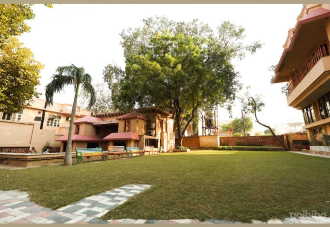 Ananda Krishna Van Vrindavan Bagian luar foto