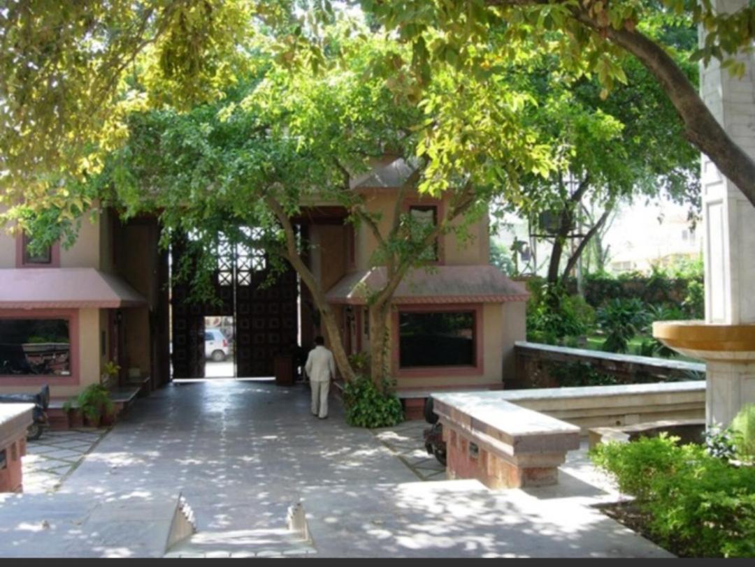 Ananda Krishna Van Vrindavan Bagian luar foto